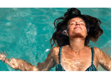 ALGAS EN PISCINA: GUÍA RÁPIDA PARA CONTROLAR EL CLORO Y EL PH EN AGOSTO